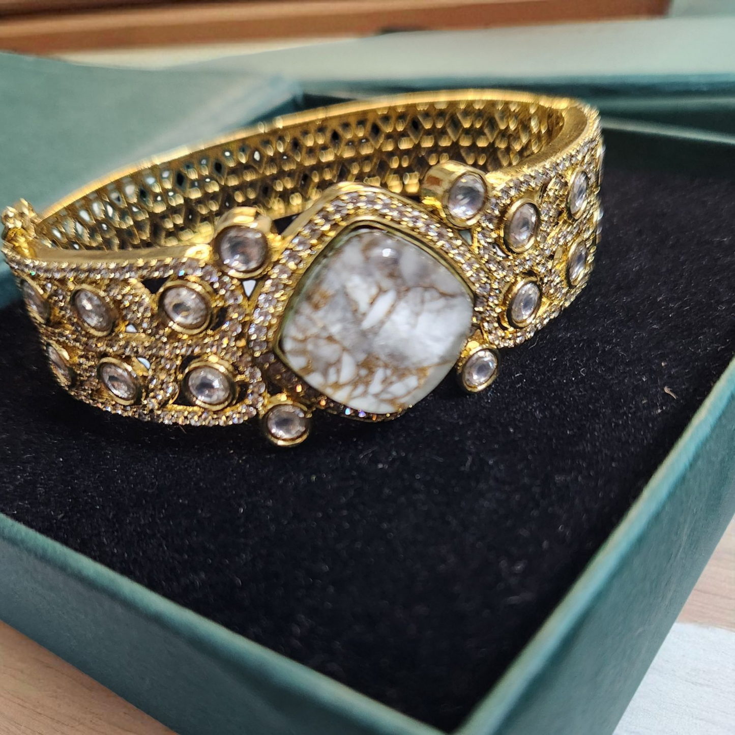Antique Gold-Plated white moon Stone Bracelet