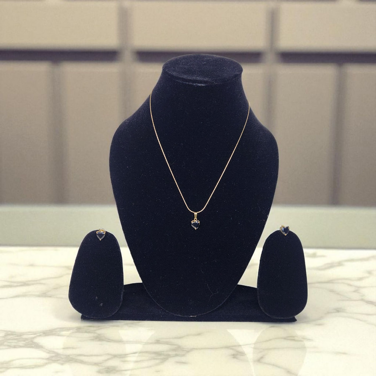 Minimal Black Heart Necklace Set – Elegant Everyday Jewellary