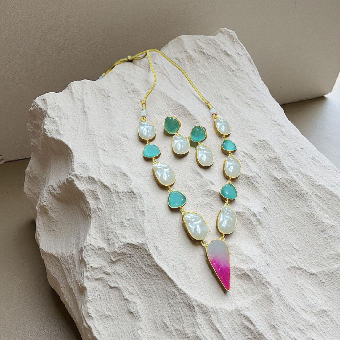 Raw cut Green &moon Pearl Necklace Set with ombre Pink uncut pearl Drop Pendant – Elegant Designer Jewellary