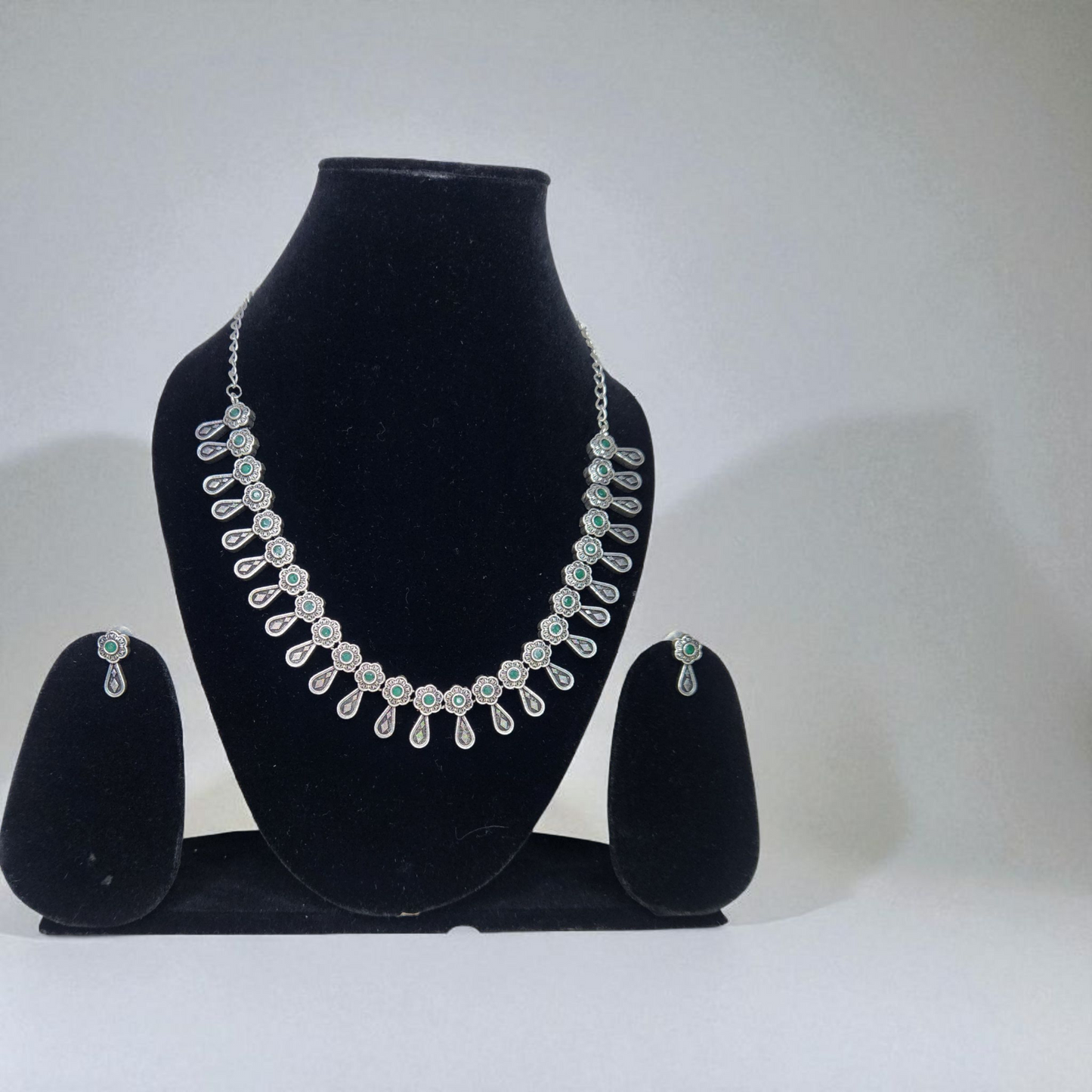 Antique Silver Green Stone Necklace Set – Elegant Ethnic Jewellary