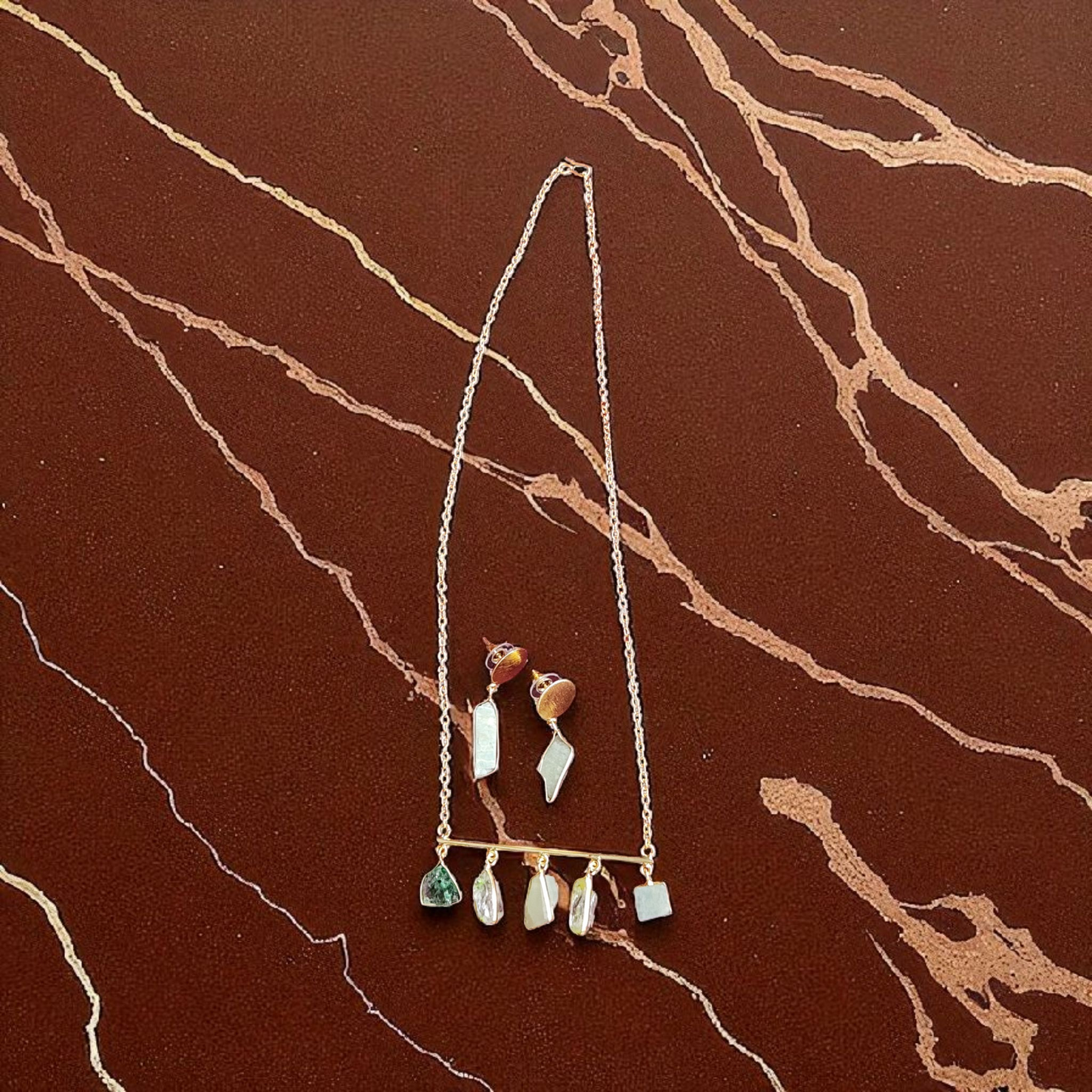 Raw Stone Green Bar Necklace Set – Minimal Gold Chain with Natural Stones