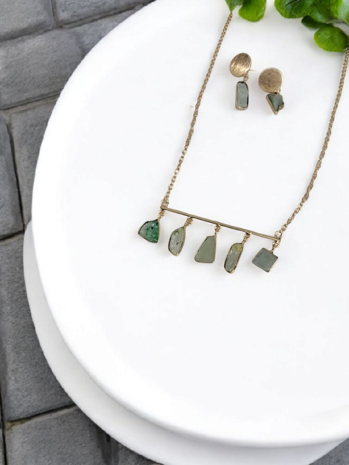 Raw Stone Green Bar Necklace Set – Minimal Gold Chain with Natural Stones