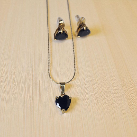 Minimal Black Heart Necklace Set – Elegant Everyday Jewellary