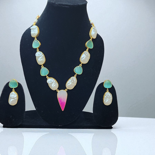 Raw cut Green &moon Pearl Necklace Set with ombre Pink uncut pearl Drop Pendant – Elegant Designer Jewellary