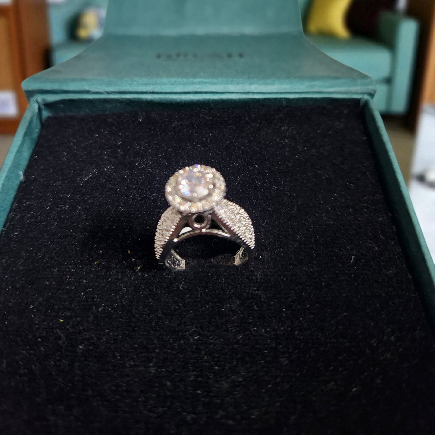 Luxury Halo AD Ring