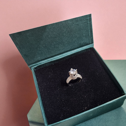 Round Solitaire AD Ring – Classic Silver Band